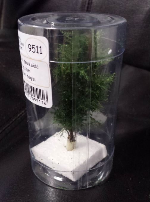 V�cekmenn� strom 8-10 cm, zelen� sv�tl�